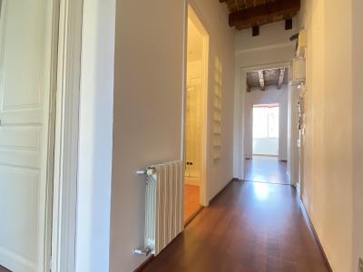Piso totalmente exterior con 2 balcones