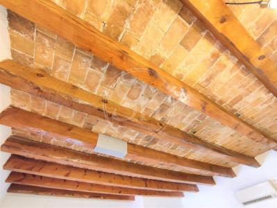 Piso totalmente exterior con 2 balcones