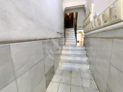 Piso totalmente exterior con 2 balcones