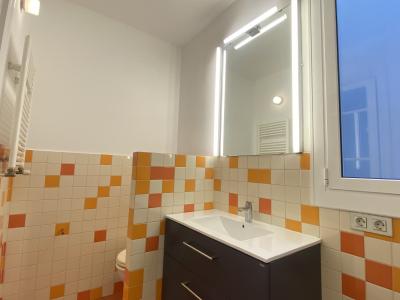 Piso totalmente exterior con 2 balcones