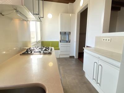 Piso totalmente exterior con 2 balcones