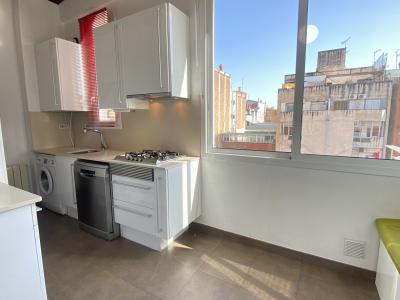 Piso totalmente exterior con 2 balcones