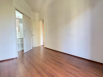 Piso totalmente exterior con 2 balcones