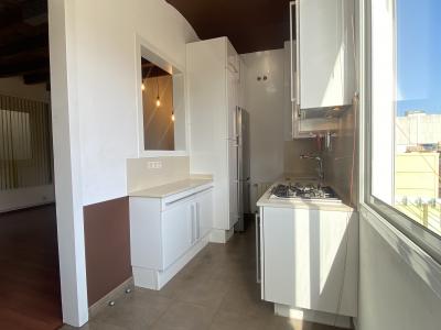 Piso totalmente exterior con 2 balcones