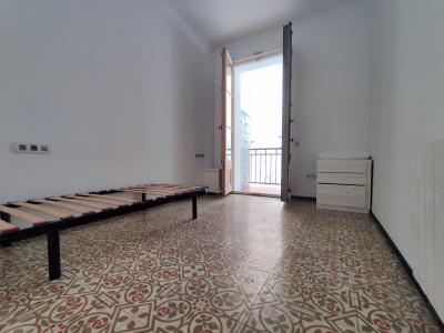 Piso con 2 habitaciones en alquiler