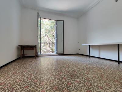 Piso con 2 habitaciones en alquiler