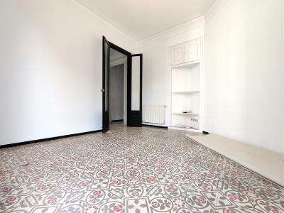 Piso con 2 habitaciones en alquiler