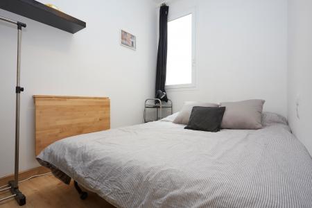 Apartamento en alquiler temporal en Ciutat Vella con 2 habitaciones y vestidor