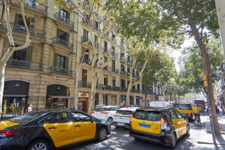 Квартира в аренду в Barcelona Pau Claris - Urquinaona