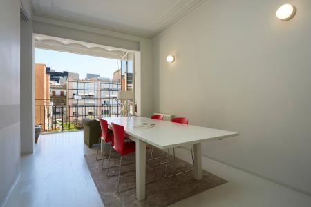 Квартира в аренду в Barcelona Pau Claris - Urquinaona