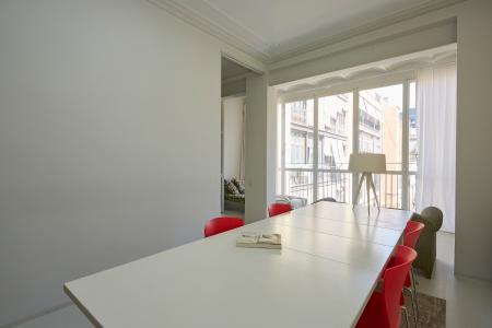 Квартира в аренду в Barcelona Pau Claris - Urquinaona