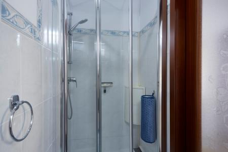 Apartamento de alquiler temporal con habitación doble y balcón