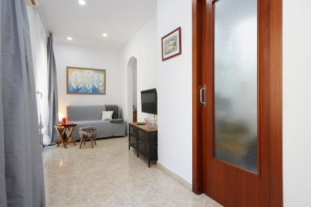 Apartamento de alquiler temporal con habitación doble y balcón