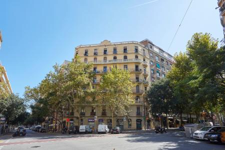 Apartamento de alquiler temporal con habitación doble y balcón