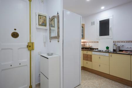 Apartamento de alquiler temporal con habitación doble y balcón