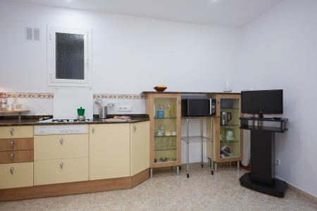 Apartamento de alquiler temporal con habitación doble y balcón