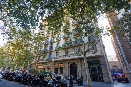 Amplio y luminoso piso de 118m2 en Eixample
