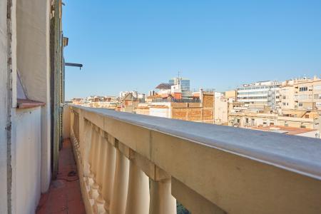 Amplio y luminoso piso de 118m2 en Eixample