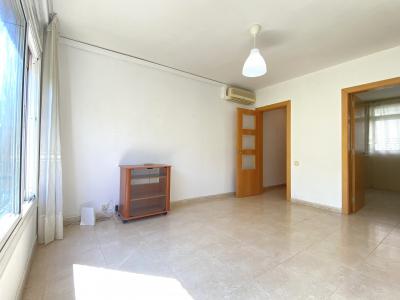 Apartment for Rent in Hospitalet Ciutat Comtal - Carrilet