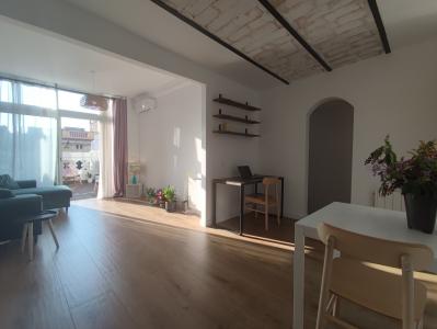 Luminoso ático en el Eixample