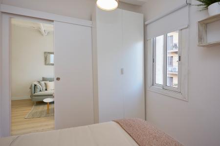 Apartment for Rent in Barcelona Botella - Plaça Del Pedró