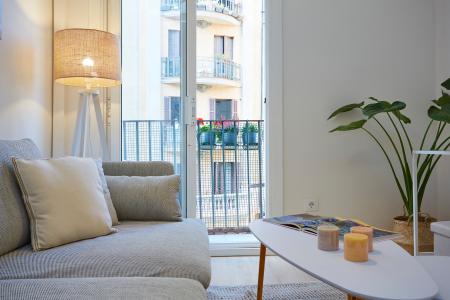 Apartment for Rent in Barcelona Botella - Plaça Del Pedró