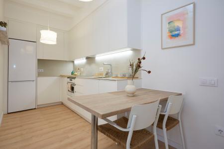 Apartment for Rent in Barcelona Botella - Plaça Del Pedró
