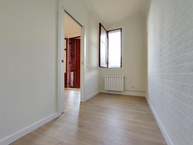 Inmueble amplio con 4 habitaciones