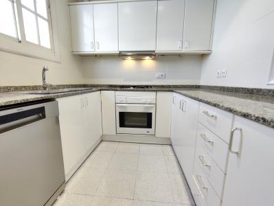 Inmueble amplio con 4 habitaciones