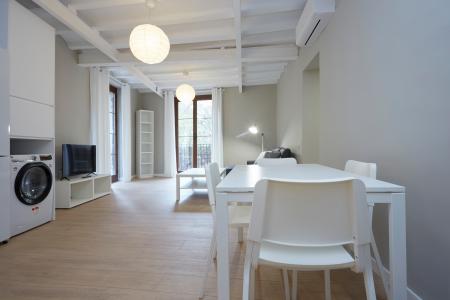 Pis en Lloguer a Barcelona Portal Nou - Born (min 6 Months)