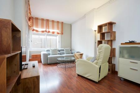 Apartamento en alquiler temporal con dos habitaciones y terraza en Eixample