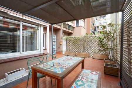 Apartamento en alquiler temporal con dos habitaciones y terraza en Eixample