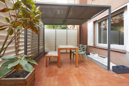 Apartamento en alquiler temporal con dos habitaciones y terraza en Eixample