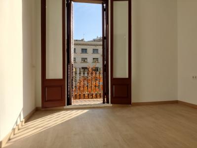 Piso con 3 habitaciones y 2 balcones