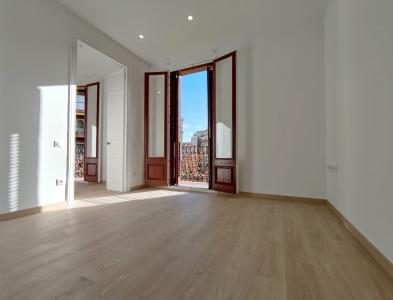 Piso con 3 habitaciones y 2 balcones
