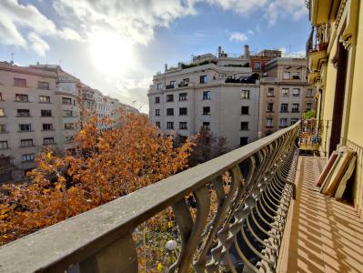 Piso con 3 habitaciones y 2 balcones