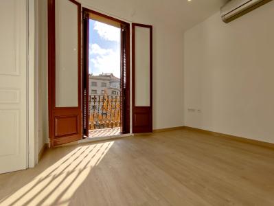 Piso con 3 habitaciones y 2 balcones
