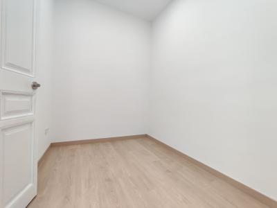 Piso con 3 habitaciones y 2 balcones