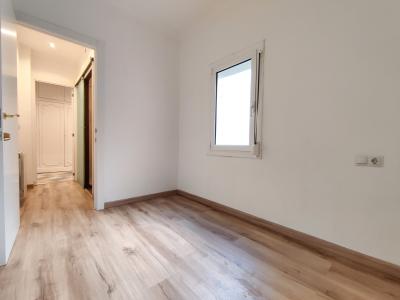 Coqueto ático de 2 habitaciones en Gràcia