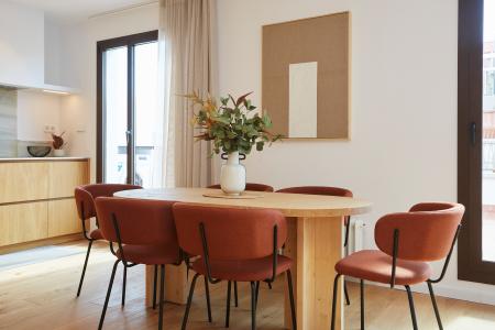 Bonito inmueble de alquiler temporal con 2 habitaciones y terraza grande