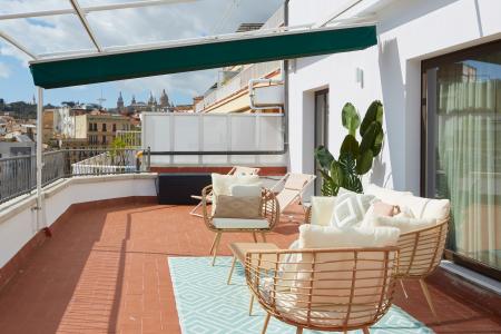 Bonito inmueble de alquiler temporal con 2 habitaciones y terraza grande