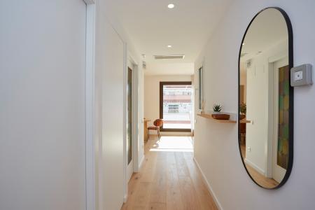 Bonito inmueble de alquiler temporal con 2 habitaciones y terraza grande