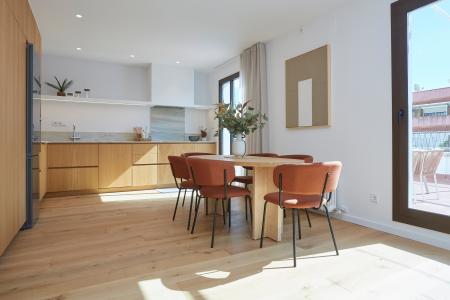 Bonito inmueble de alquiler temporal con 2 habitaciones y terraza grande