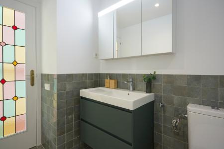 Bonito inmueble de alquiler temporal con 2 habitaciones y terraza grande