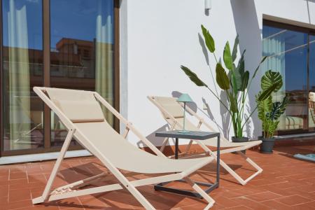 Bonito inmueble de alquiler temporal con 2 habitaciones y terraza grande