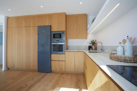 Bonito inmueble de alquiler temporal con 2 habitaciones y terraza grande