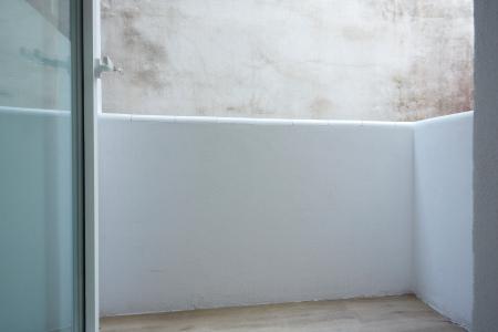 Bonito inmueble de alquiler temporal con 2 habitaciones y terraza grande