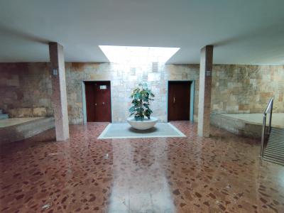 Amplio piso de 3 habitaciones con balcón en Sants