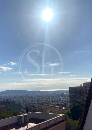 Ático con vistas al mar y a Montjuic