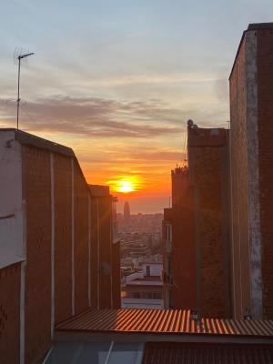 Ático con vistas al mar y a Montjuic
